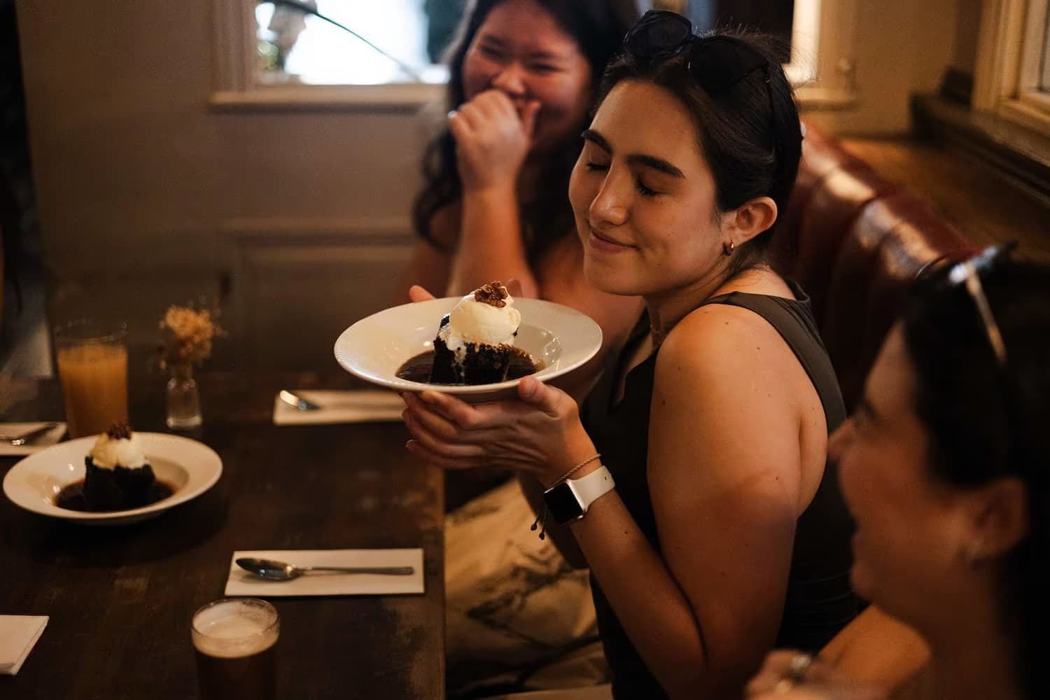 London pub food tour with classic pub dishes and ale