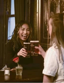 London pub tour experience - historic pub
